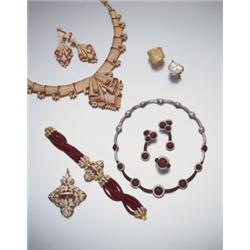 A SET OF DIAMOND, RUBY AND EMERALD JEWELRY