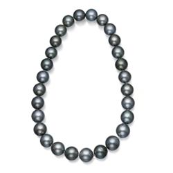 A SINGLE STRAND TAHITIAN CULTURED PEARL NEcKLACE