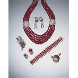 A PAIR OF DIAMOND PENDENT EARRINGS