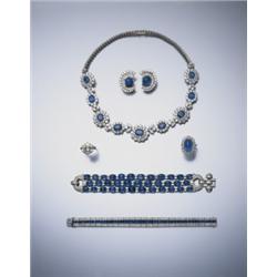 A FINE SAPPHIRE AND DIAMOND NECKLACE