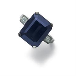A FINE KASHMIR SAPPHIRE AND DIAMOND RING