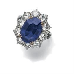 A FINE KASHMIR SAPPHIRE RING
