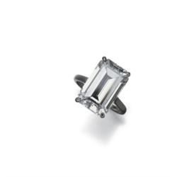 A MAGNIFICENT DIAMOND SINGLE STONE RING