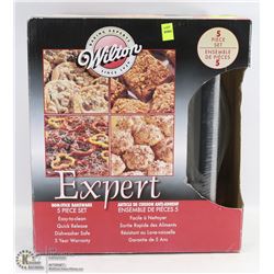WILTON 5PC EXPERT NONSTICK BAKEWARE SET