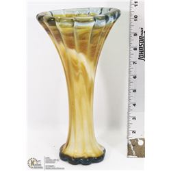 HAND BLOWN ART GLASS VASE.