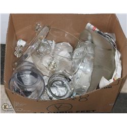 ESTATE BOX OF GLASSWARE