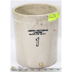 1 GAL MEDALTA CROCK.