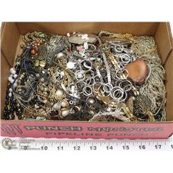 FLAT OF CHAIN JEWELRY AND MORE