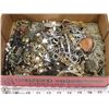 Image 1 : FLAT OF CHAIN JEWELRY AND MORE