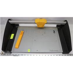 FELLOWES PAPER CUTTER