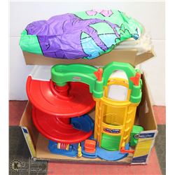 KIDS ITEMS INCLUDING FISHER PRICE PLAY SET & WINNI