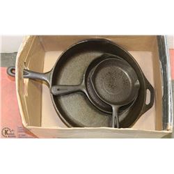 SET OF THREE CAST IRON FRY PANS.