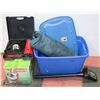 Image 1 : TOTE WITH CAMPING TOOLS INCL CAMPING TENT,