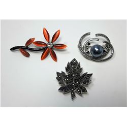 10 - LOT OF 3 VINTAGE BROOCHES