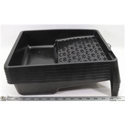 GROUP OF 6 BLACK PAINTING TRAYS