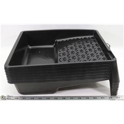 GROUP OF 6 BLACK PAINTING TRAYS