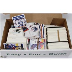 APPROX. 500 UPPER DECK HOCKEY CARDS