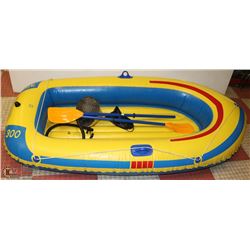 INFLATABLE BOAT WITH OARS AND FOOT PUMP