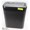Image 1 : STAPLES PAPER SHREDDER