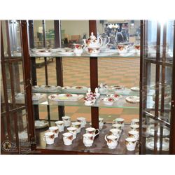 ROYAL ALBERT OLD COUNTRY ROSES BONE CHINA SET