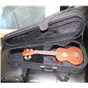 Image 1 : UKELELE HAWAII WITH CASE