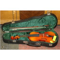 SUZUKI 1/8 SIZE VIOLIN WITH BOW AND HARD CASE