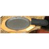 Image 1 : 3 PIECE CAST IRON SKILLET, QUILTED HANDLE, WOODEN
