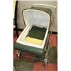 Image 2 : GENDRON BABY CARRIAGE