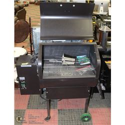 NEW TRAGER DANIEL BOONE HARD WOOD PALLET