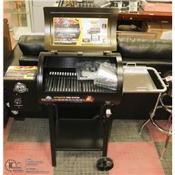 NEW PITBOSS 440D SMOKER GRILL BARBECUE, HARD WOOD