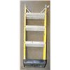 Image 1 : ALUMINUM AND FIBREGLASS 4' LADDER