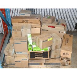 PALLET OF ASSORTED LAMP AND BULBS