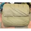 Image 1 : GROUP OF 3 HEAVY DUTY 8LB SLEEPING BAGS