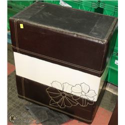 FLORAL DESIGN PEDESTAL