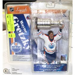 WAYNE GRETZKY LEGEND SERIES 4 FIGURINE 1984