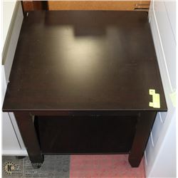 24"X24"X22"H END TABLE