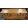 Image 2 : 8 DRAWER OAK FRONT WOOD DRESSER.