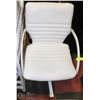 Image 1 : WHITE VINYL ROLLING CHAIR