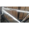 Image 2 : WHITE CCM BIKE