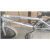 Image 2 : WHITE IRONHORSE BIKE