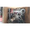Image 2 : CRATE OF HYDRAULIC AND WOOD BOX OF EYELET BOLTS