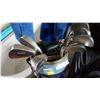 Image 2 : GOLF CLUBS IN BAG ON CART