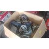 Image 1 : BOX OF CASTORS
