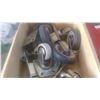Image 2 : BOX OF CASTORS