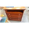 Image 1 : THOMASVILLE 3 DRAWER DRESSER