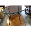 Image 2 : OVAL GLASSTOP PATIO ENDTABLE