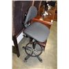 Image 1 : BLACK ROLLING GAS LIFT OFFICE CHAIR