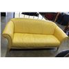 Image 2 : YELLOW LEATHER SOFA DAMAGED FRONT LEG