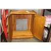 Image 2 : SMALL PINE HUTCH