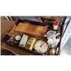 Image 2 : ANTIQUE CLOCKS AND CARVING SET
